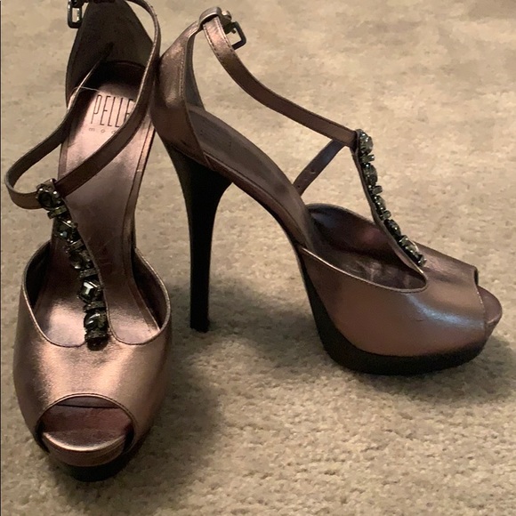 Shoes - Picture 2 of 5